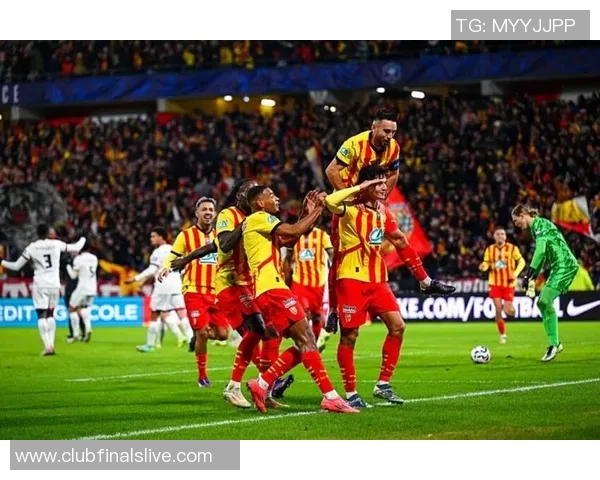 兰斯与瓦朗谢纳激战正酣谁能在法甲赛场上笑到最后 兰斯与瓦朗谢纳激战正酣谁能在法甲赛场上笑到最后