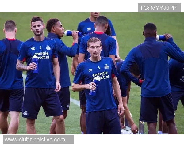 埃因霍温与热刺历史交锋回顾及战绩分析